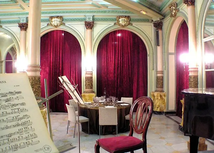 Oriente Atiram Hotel